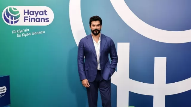 Türkiye’nin ilk dijital bankası Hayat Finans’ın marka yüzü ünlü oyuncu Burak Özçivit oldu
